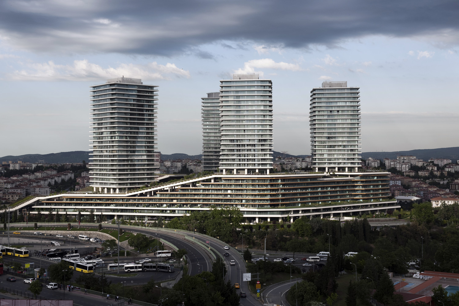 Zorlu Center, Emre Arolat